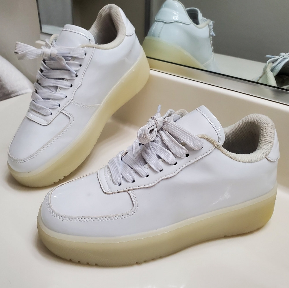 Jeffrey Campbell Court Embossed Platform - Picture 2 of 12